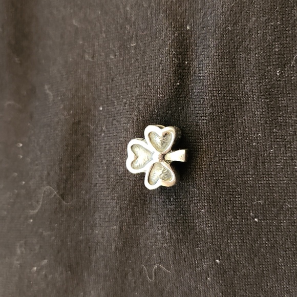 PANDORA Clover charm - Picture 2 of 4